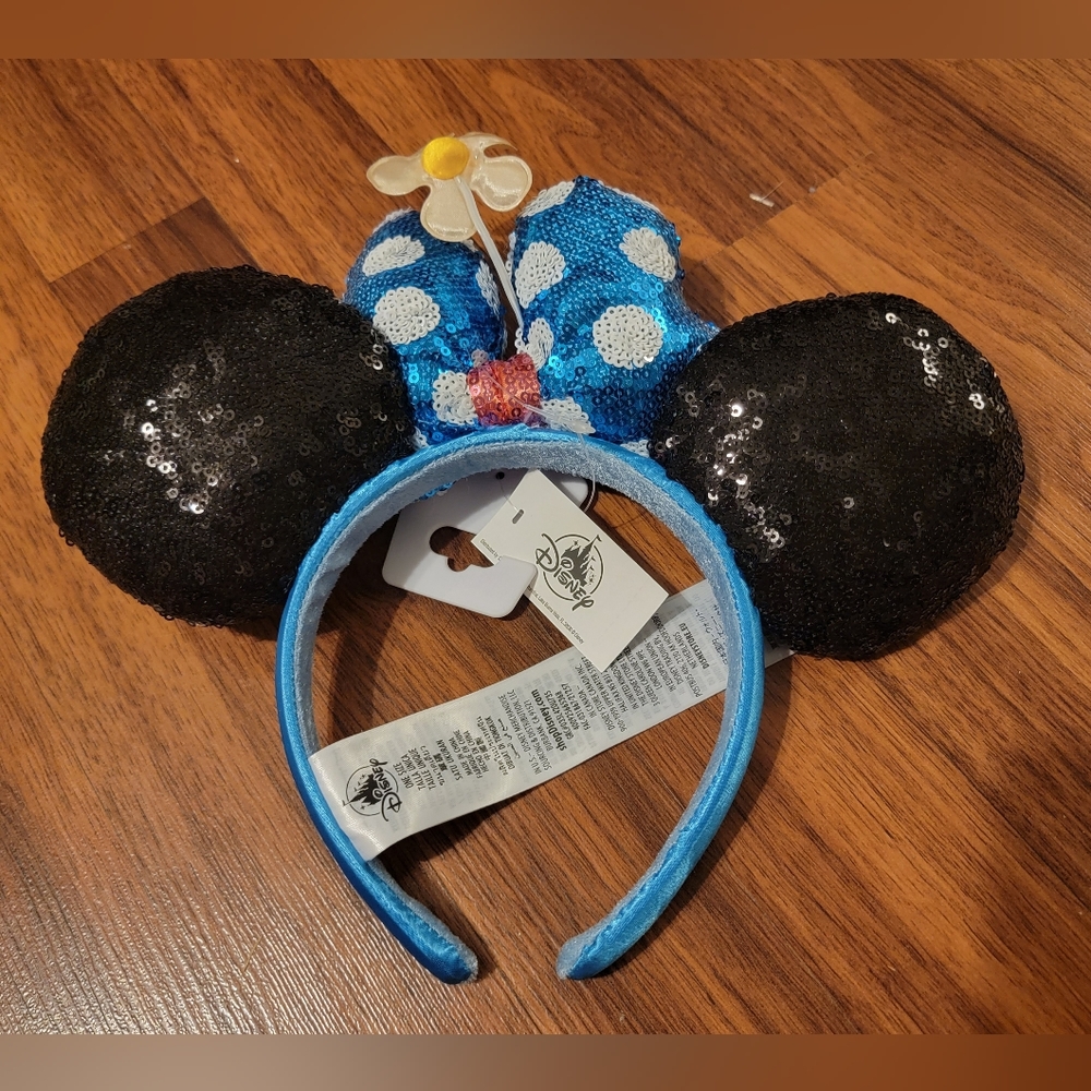 Brand New Disney Minnie Blue Polka Dot Bow Timeless Daisy Flower Sequined Ears